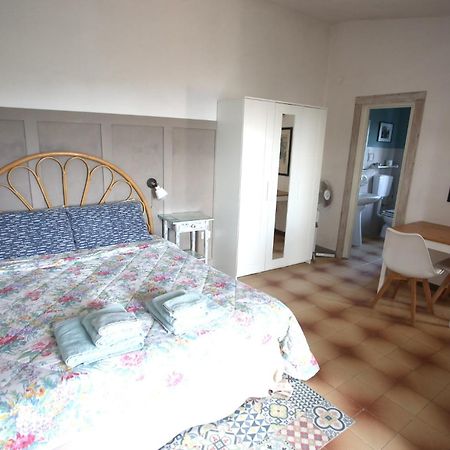 Ca' La Stella Sea-View Apartments Porto Azzurro Luaran gambar